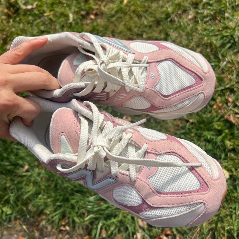 New Balance 9060 Pink Rose Sneakers